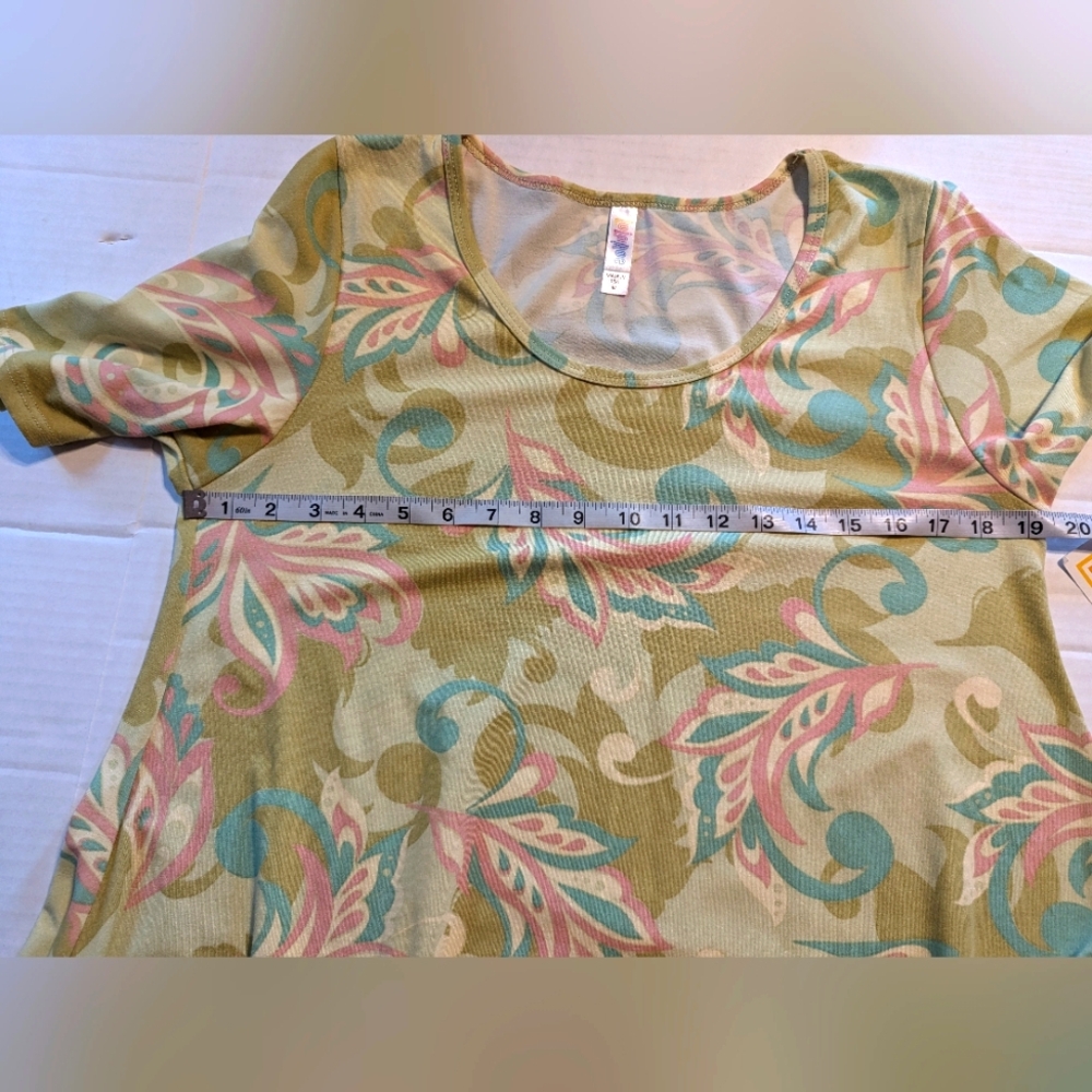 LulaRoe Perfect T Shirt Size Medium BNWT - Picture 7 of 8